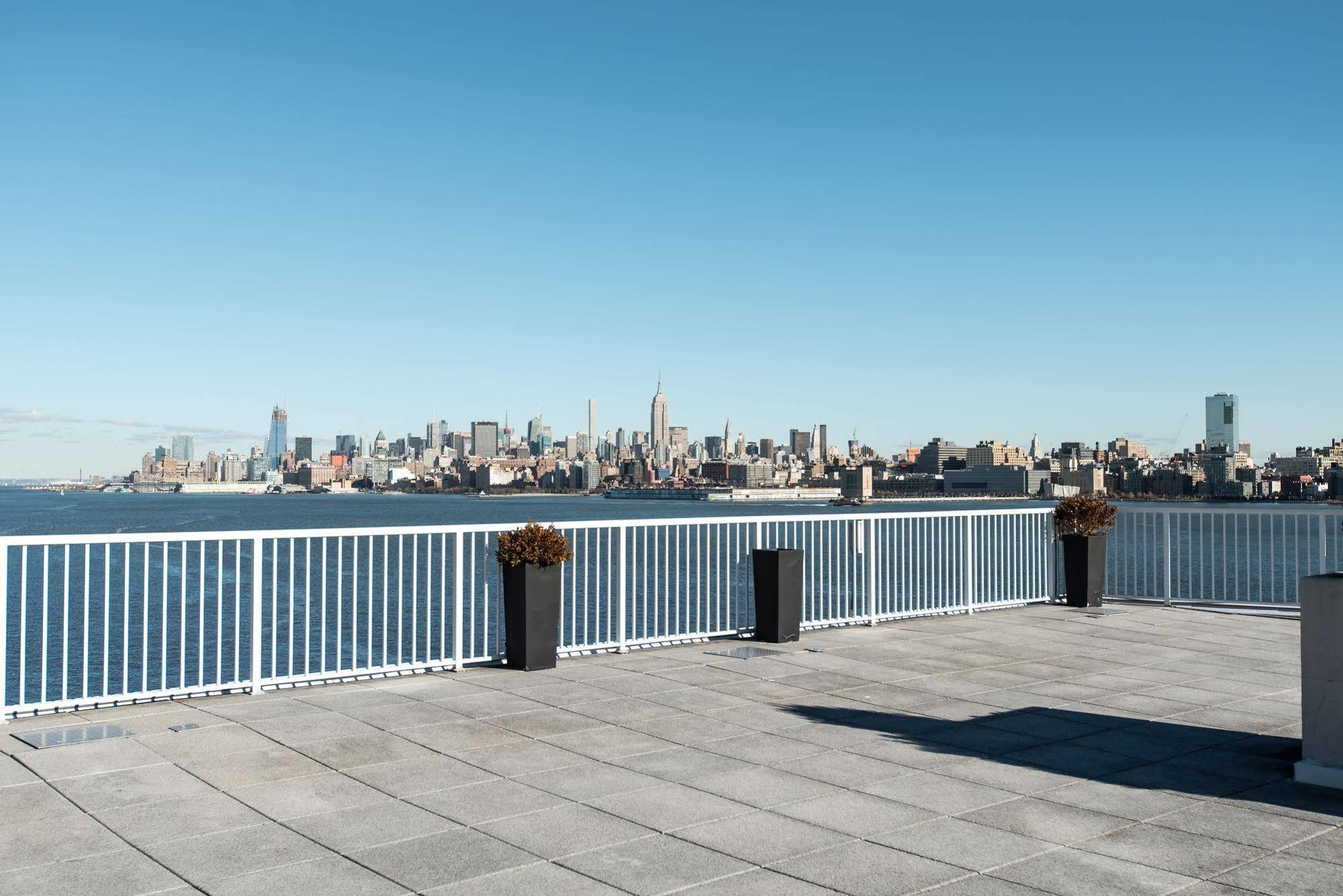 Dharma Home Suites Jc At Exchange Place Jersey City Eksteriør billede