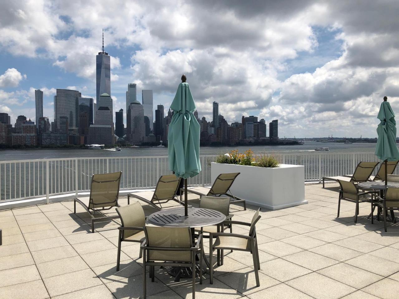 Dharma Home Suites Jc At Exchange Place Jersey City Eksteriør billede